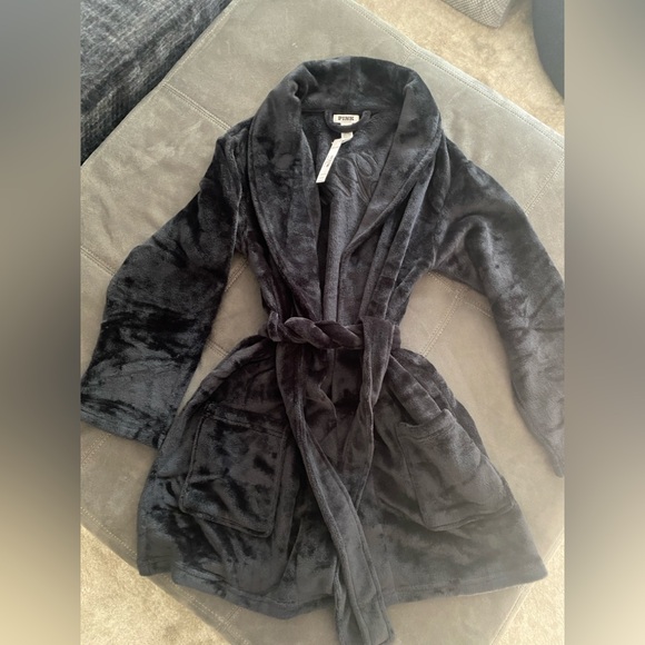 PINK Victoria's Secret Other - NWT Victoria's Secret Plush PINK Robe XS